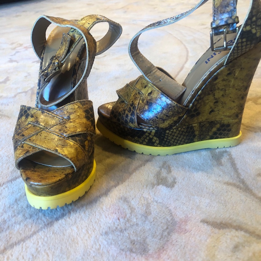 Studio pollini snake skin wedges